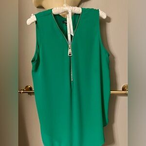 Easy wear soft and flowing top in Beautiful Grass Green!